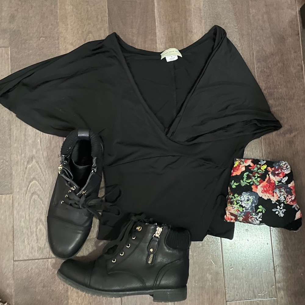 Women’s shoes size 8 and black blouse S